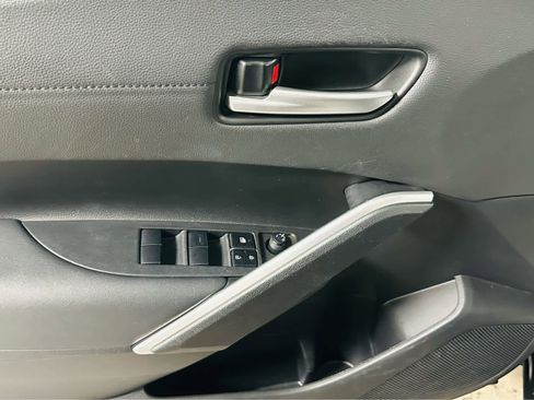 Certified 2023 Toyota Corolla Cross XLE image 22