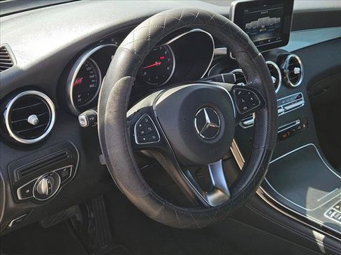 Used 2019 Mercedes-Benz GLC 300 image 14
