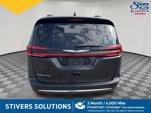 Used 2022 Chrysler Pacifica Touring-L FWD image 7