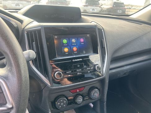 Used 2019 Subaru Crosstrek 2.0i w/ Eyesight System image 3