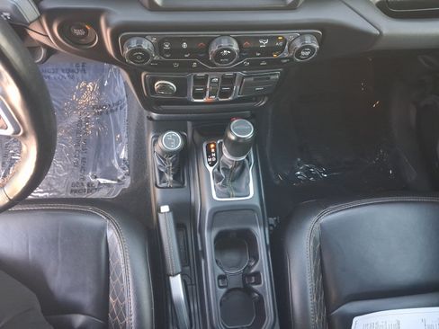 Used 2021 Jeep Gladiator Overland AWD/4WD image 23