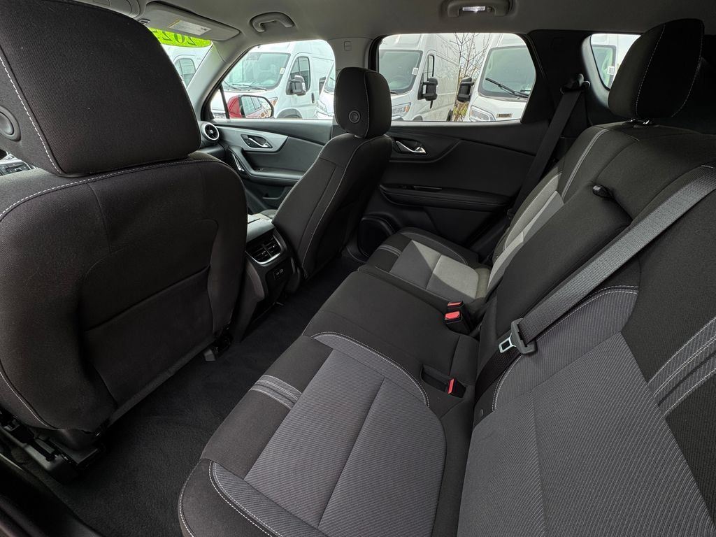 Used 2025 Chevrolet Blazer LT AWD/4WD image 22