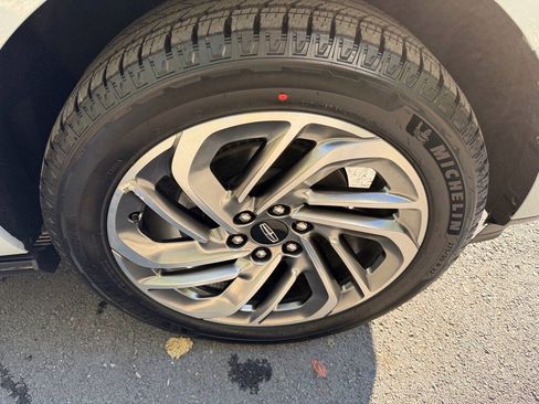 New 2025 Lincoln Navigator Reserve image 9