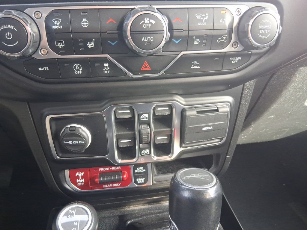 Used 2022 Jeep Gladiator Rubicon w/ Cold Weather Group AWD/4WD image 44