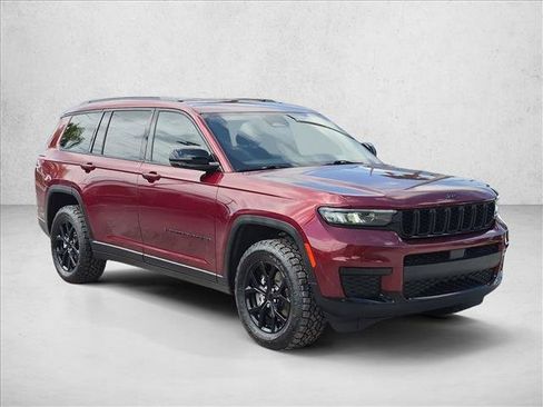 Used 2022 Jeep Grand Cherokee L Laredo AWD/4WD image 3