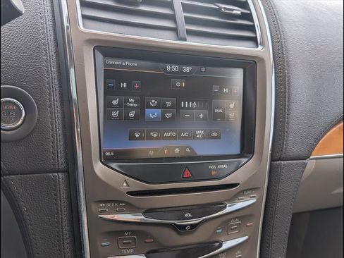 Used 2015 Lincoln MKX AWD w/ Equipment Group 102A image 7