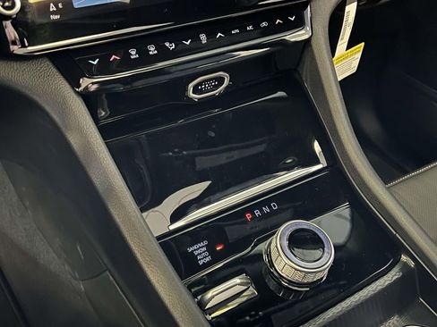 New 2026 Jeep Grand Cherokee Limited image 16