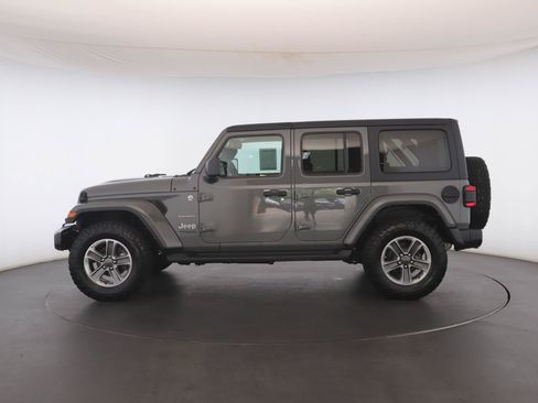 Used 2021 Jeep Wrangler Unlimited Sahara AWD/4WD image 19