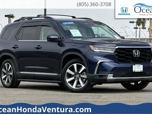 Used 2025 Honda Pilot Touring image 1