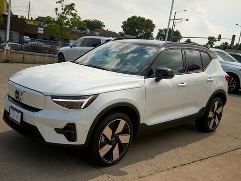 Certified 2023 Volvo XC40 Recharge Ultimate w/ Protection Package Premier image 6