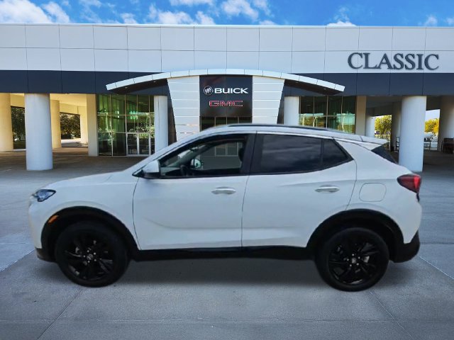 Used 2024 Buick Encore GX Sport Touring AWD/4WD image 4