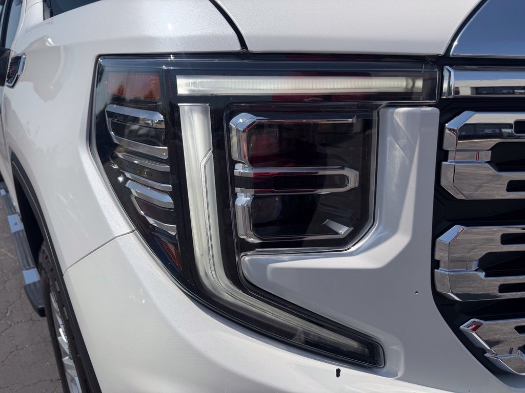 Used 2023 GMC Sierra 1500 Denali w/ Technology Package AWD/4WD image 6