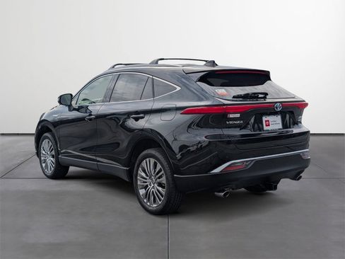 Used 2021 Toyota Venza XLE w/ Softex Package image 4