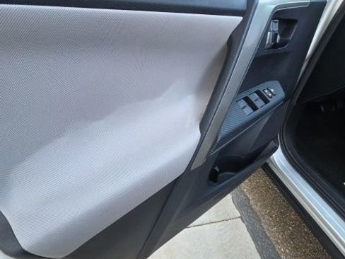 Used 2015 Toyota RAV4 XLE image 12