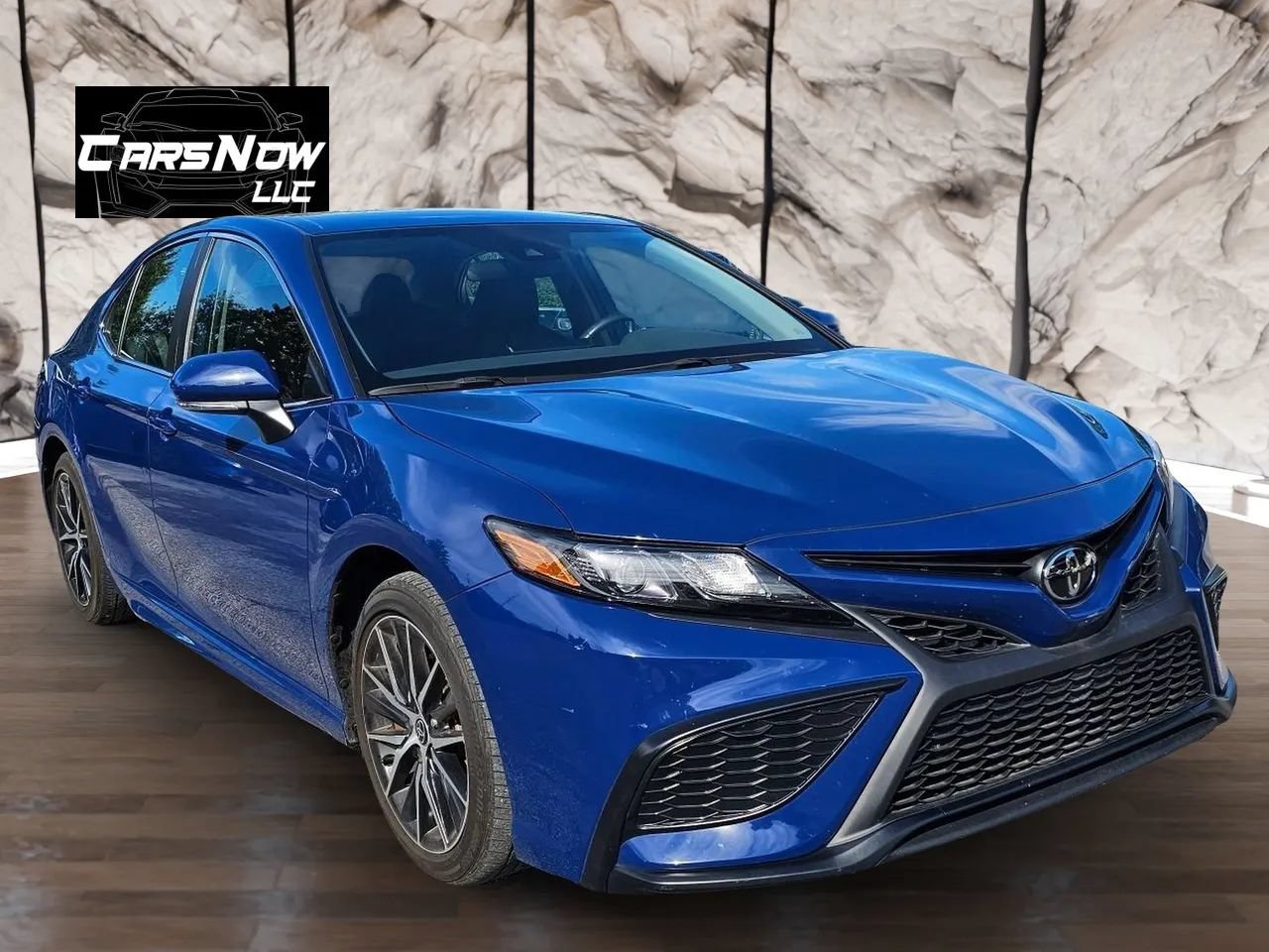 Used 2023 Toyota Camry SE FWD image 1