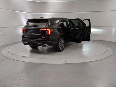 New 2025 Ford Explorer Platinum w/ Ultimate Package image 9