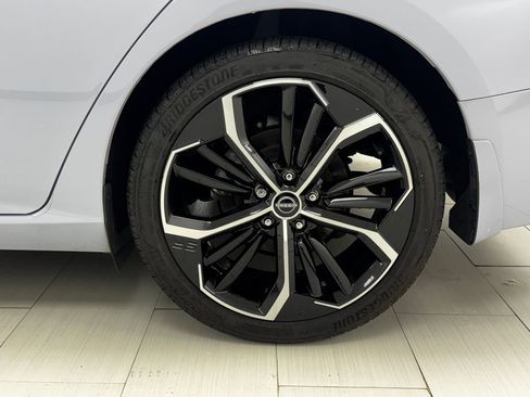 Used 2023 Nissan Altima 2.5 SR w/ SR Premium Package image 41