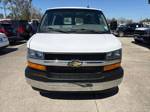 Used 2022 Chevrolet Express 2500 w/ Driver Convenience Package image 12