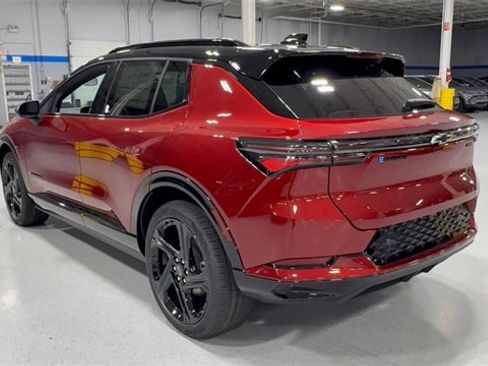 New 2026 Chevrolet Equinox EV RS image 8