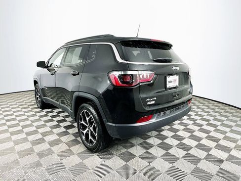 Certified 2025 Jeep Compass Limited image 7