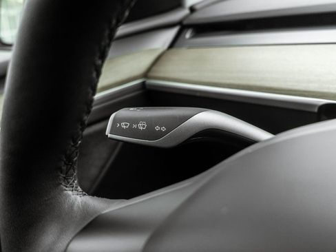 Used 2024 Tesla Model Y Long Range image 23