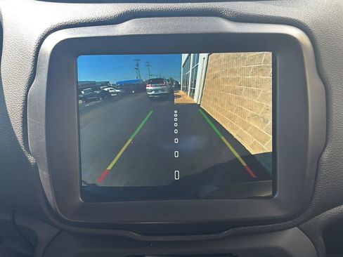 Used 2021 Jeep Renegade Latitude AWD/4WD image 15