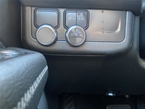 Used 2023 GMC Yukon Denali image 17