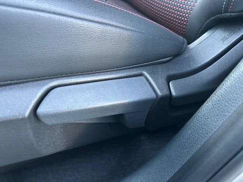 Used 2025 Nissan Kicks SR image 15