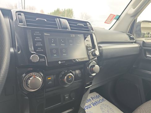 Used 2024 Toyota 4Runner TRD Off-Road image 25