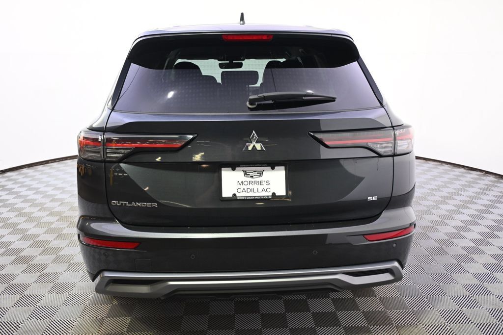 Used 2025 Mitsubishi Outlander SE AWD/4WD image 5