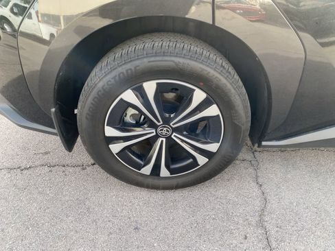 Used 2024 Toyota bZ4X XLE w/ Weather Package image 5