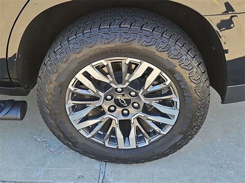 Certified 2025 Chevrolet Tahoe Z71 w/ Z71 Off-Road Package image 13