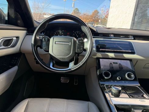 Used 2019 Land Rover Range Rover Velar R-Dynamic SE image 8