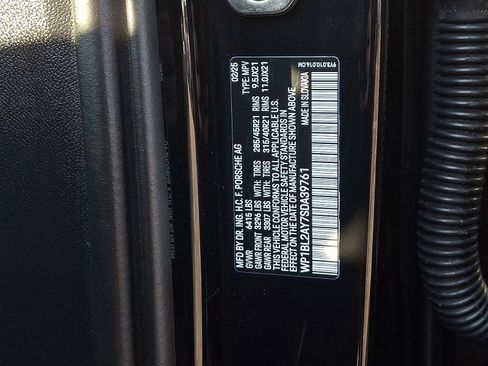 Used 2025 Porsche Cayenne S image 27