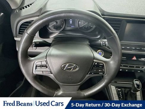 Used 2017 Hyundai Elantra Limited FWD image 11