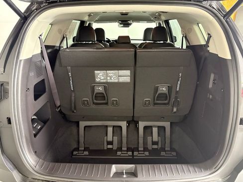 New 2026 Kia Carnival EX image 17