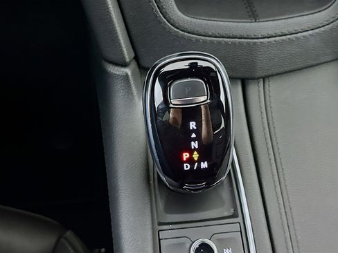 Used 2025 Cadillac XT6 Premium Luxury image 25