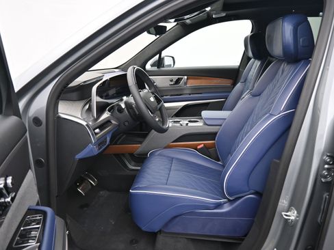 New 2026 Cadillac Vistiq Premium Luxury w/ LPO, Floor Liner Package image 11