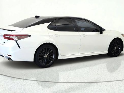 Used 2021 Toyota Camry XSE FWD image 9