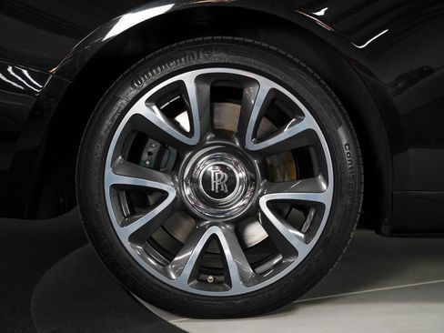 Used 2017 Rolls-Royce Wraith image 24