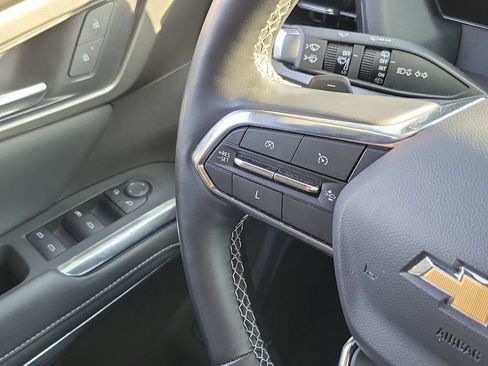 Used 2025 Chevrolet Traverse LT image 20