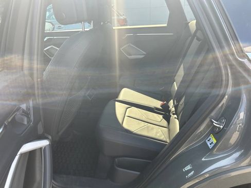 Used 2023 Audi Q3 2.0T Premium w/ Convenience Package AWD/4WD image 18