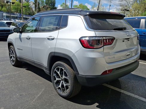 New 2026 Jeep Compass Limited image 4