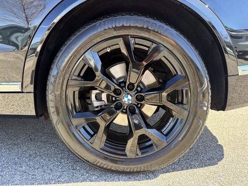 Used 2024 BMW X7 xDrive40i w/ Premium Package image 10