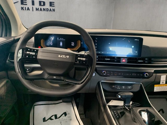 New 2027 Kia Carnival FWD image 18