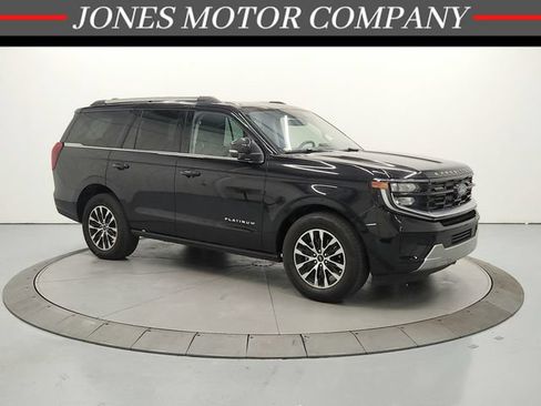 Used 2025 Ford Expedition Platinum AWD/4WD image 1