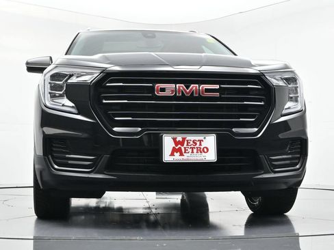 Used 2023 GMC Terrain SLE w/ Driver Convenience Package AWD/4WD image 29