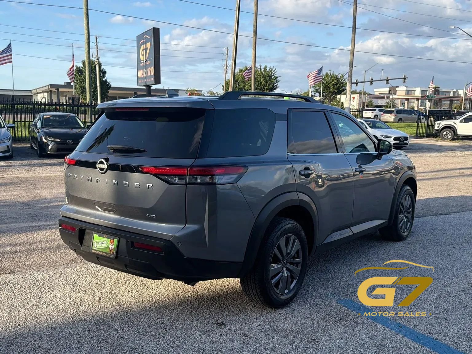 Used 2025 Nissan Pathfinder SV AWD/4WD image 4