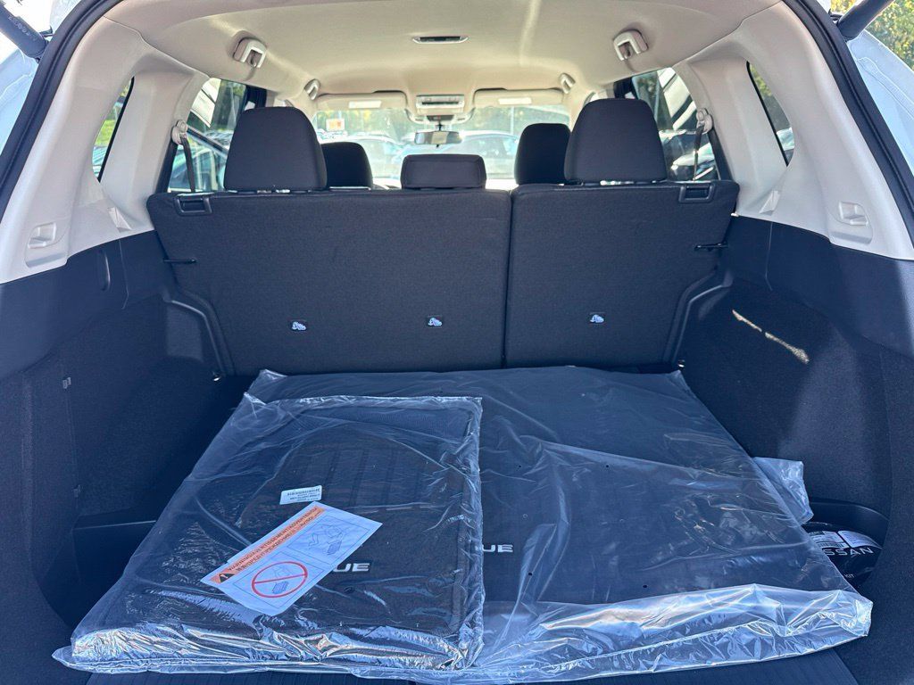 New 2026 Nissan Rogue SV AWD/4WD image 17