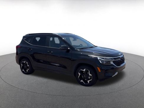 Used 2025 Kia Seltos S FWD image 2
